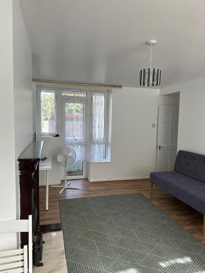 Spacious 2 Bed Flat Barking  Exteriér fotografie