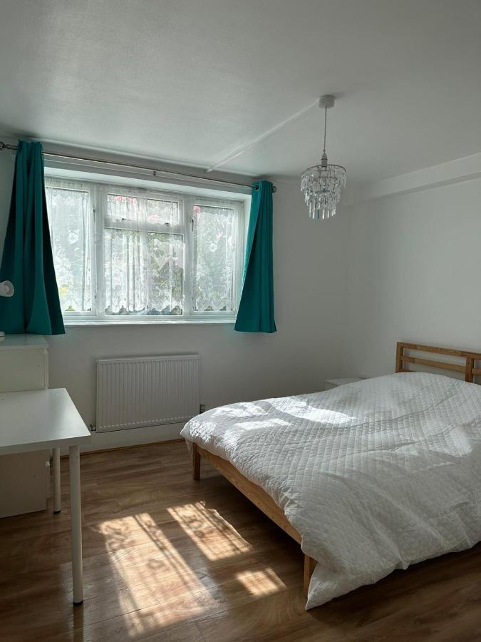 Spacious 2 Bed Flat Barking  Exteriér fotografie