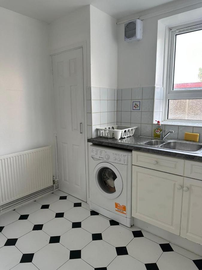 Spacious 2 Bed Flat Barking  Exteriér fotografie
